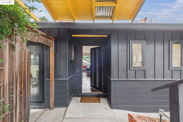 6 Ascot Lane, Oakland, California 94611