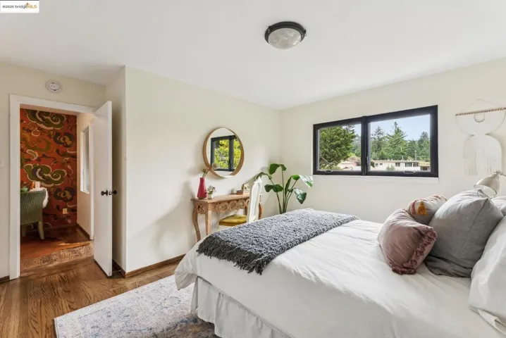 6 Ascot Lane, Oakland, California 94611