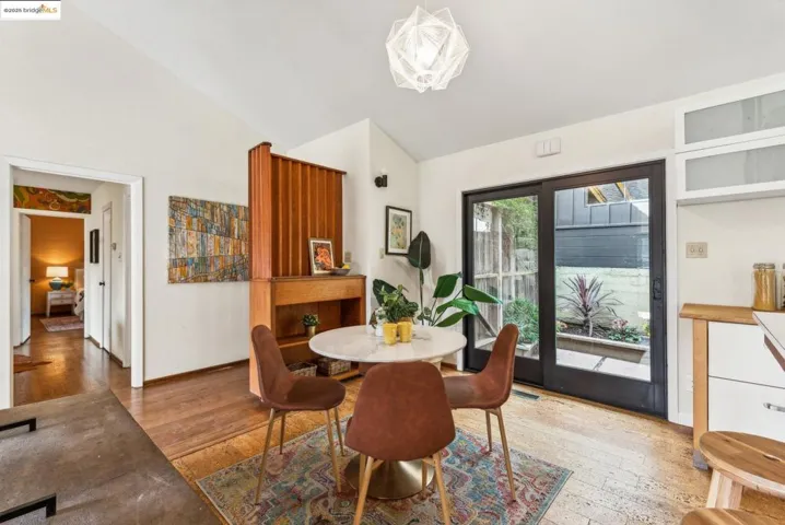 6 Ascot Lane, Oakland, California 94611