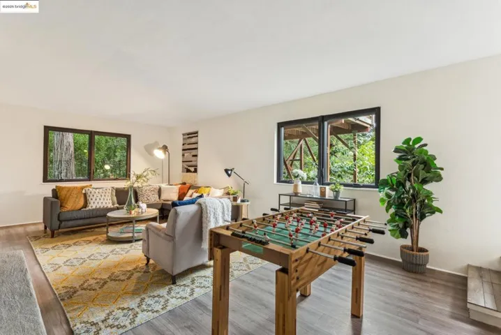6 Ascot Lane, Oakland, California 94611