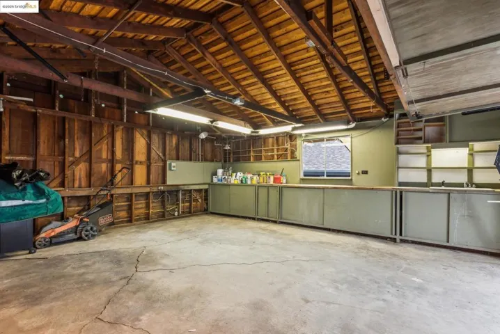 6 Ascot Lane, Oakland, California 94611