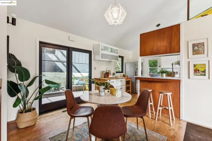 6 Ascot Lane, Oakland, California 94611