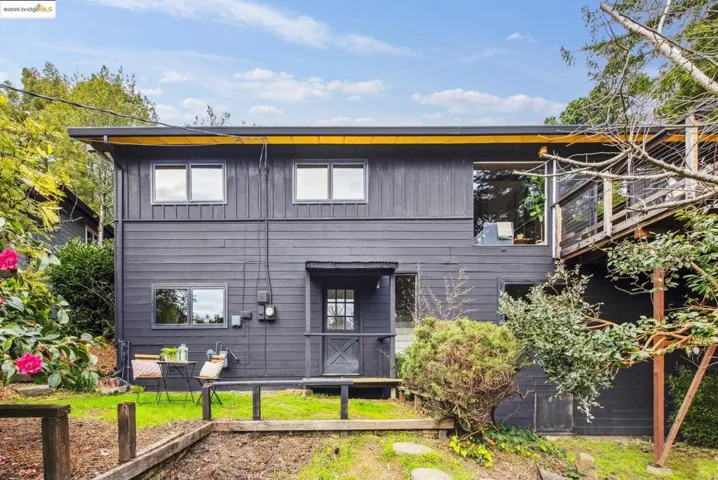 6 Ascot Lane, Oakland, California 94611