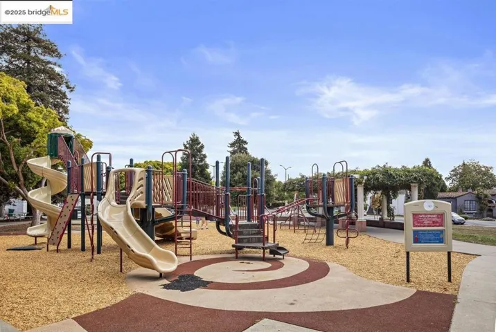 1552 Sonoma Ave, Albany, California 94706