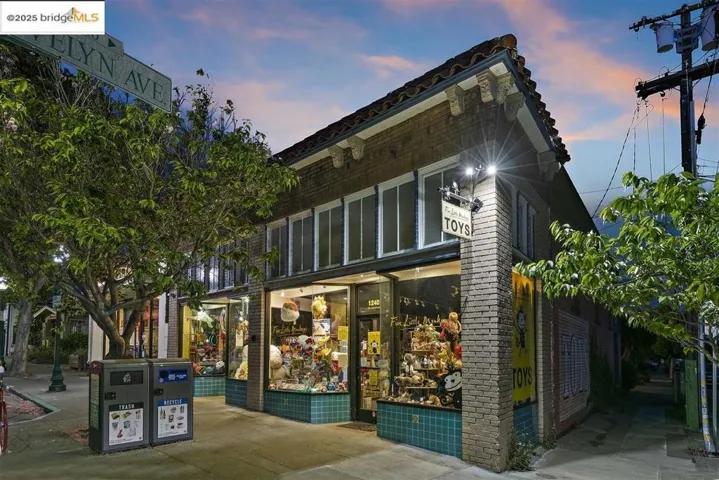 1552 Sonoma Ave, Albany, California 94706