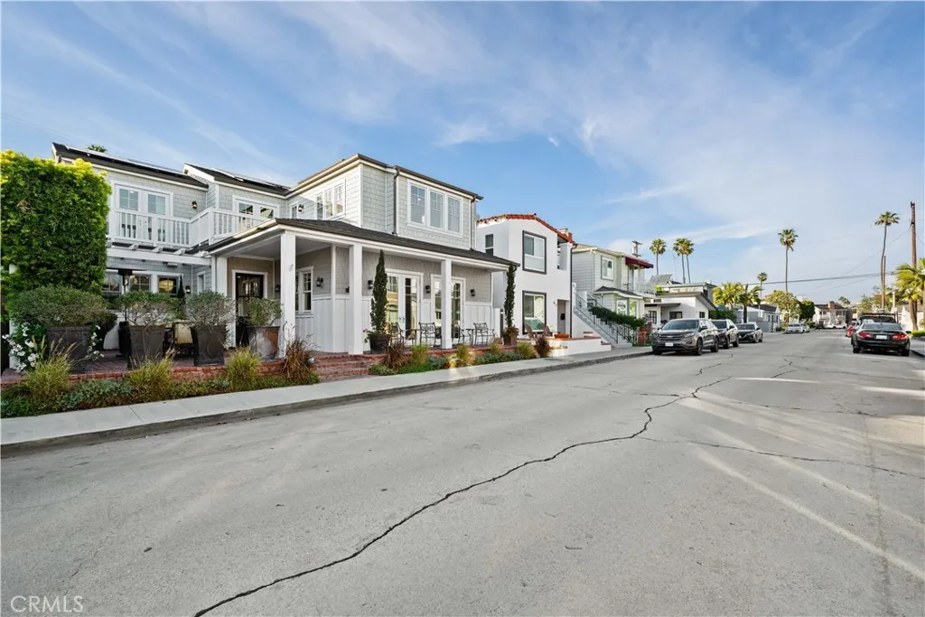 57 Savona Walk, Long Beach, California 90803 home-pic-1