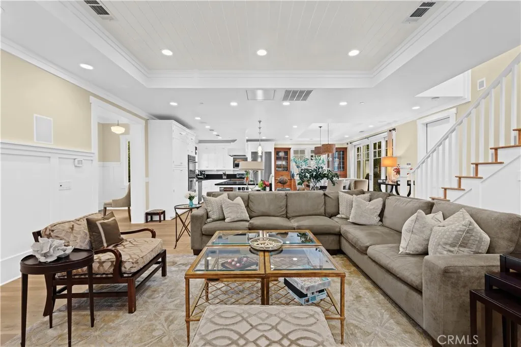 57 Savona Walk, Long Beach, California 90803 home-pic-7