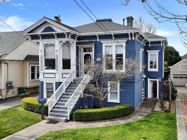 3268 Central Avenue, Alameda, California 94501-3109