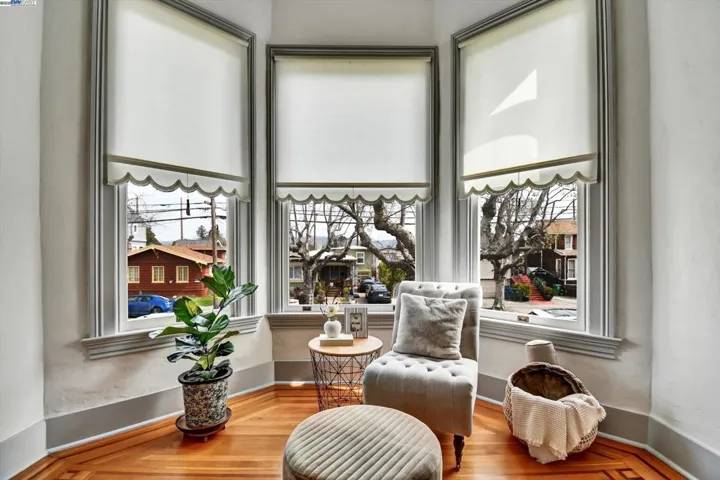3268 Central Avenue, Alameda, California 94501-3109