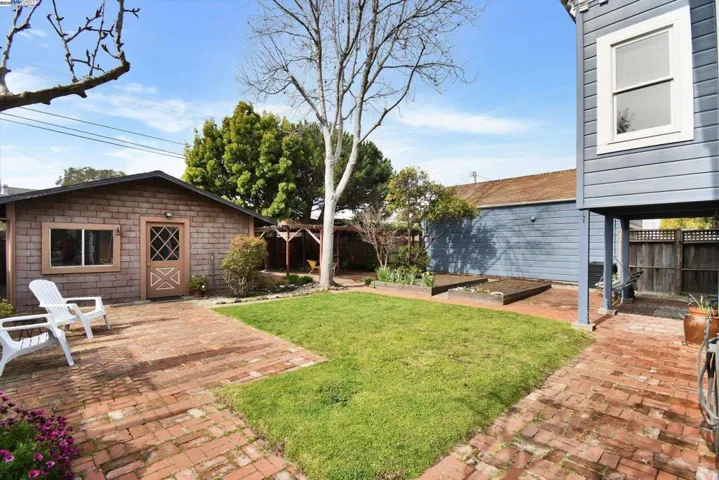 3268 Central Avenue, Alameda, California 94501-3109