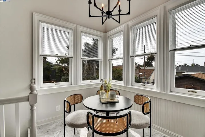 3268 Central Avenue, Alameda, California 94501-3109