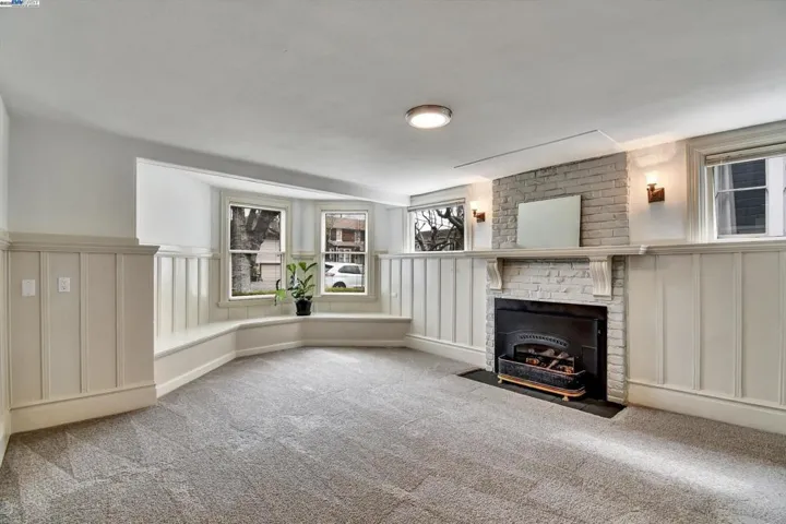 3268 Central Avenue, Alameda, California 94501-3109