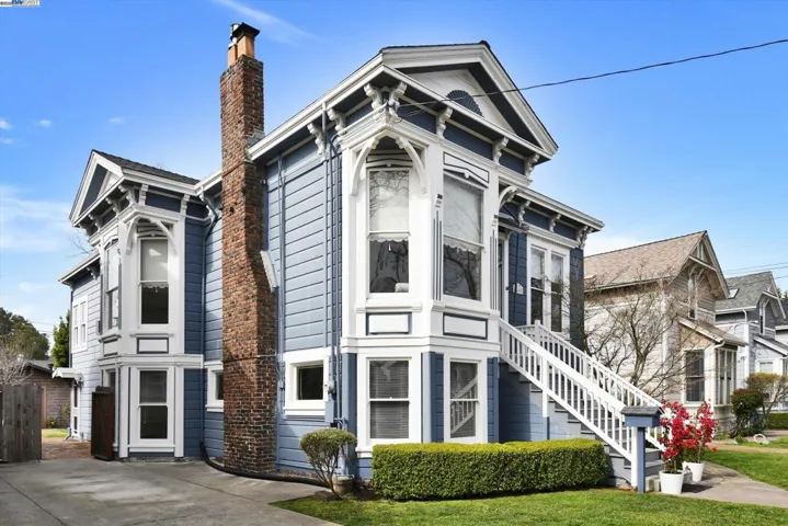 3268 Central Avenue, Alameda, California 94501-3109