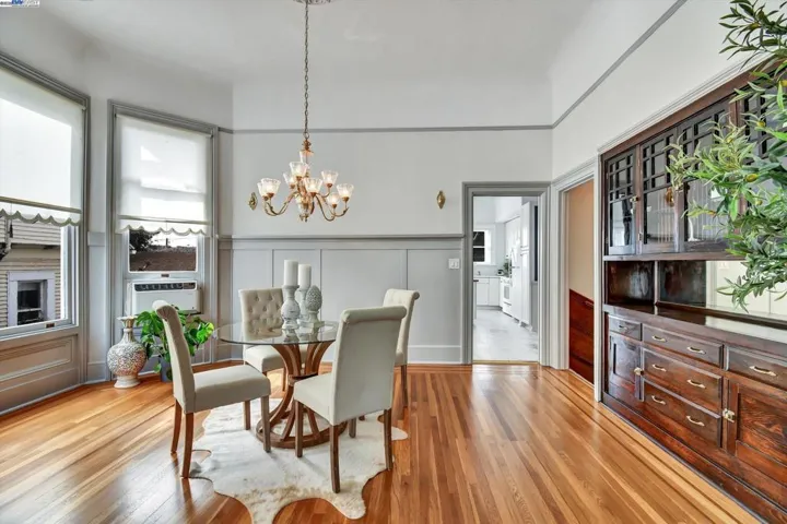 3268 Central Avenue, Alameda, California 94501-3109