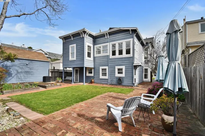3268 Central Avenue, Alameda, California 94501-3109