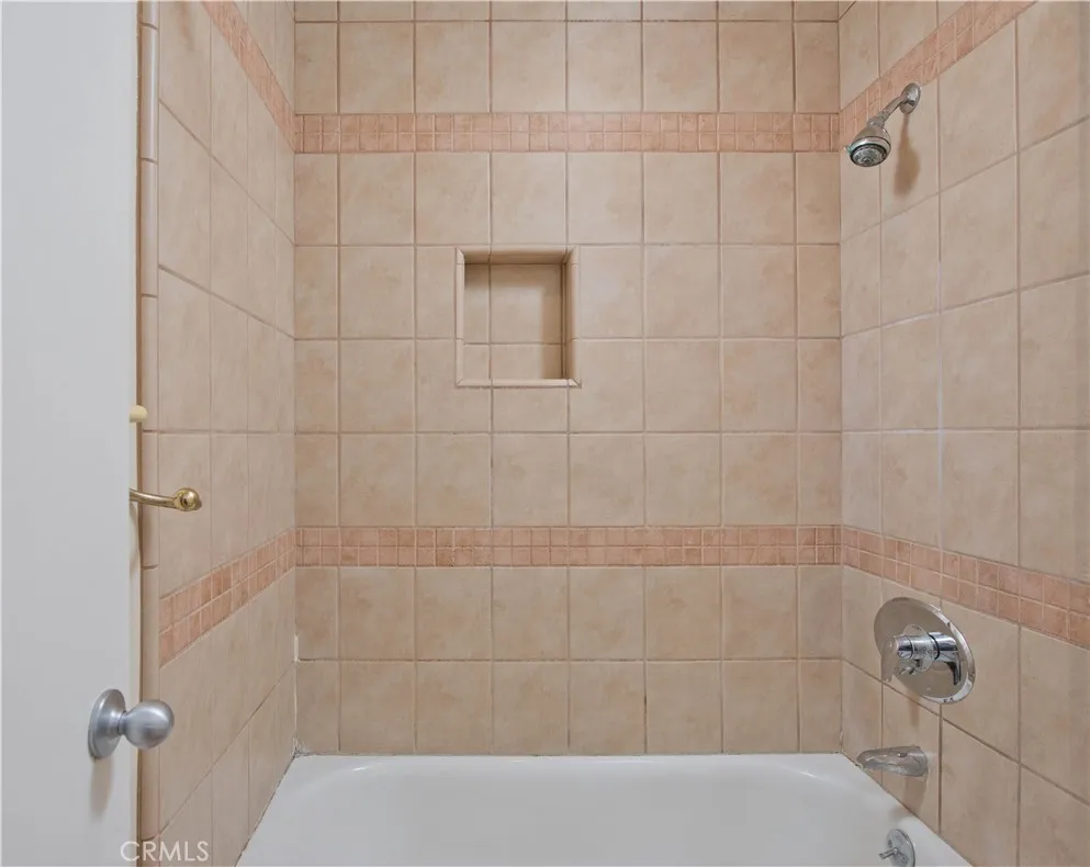 23515 Lyons Avenue 228, Valencia, California 91355 home-pic-9