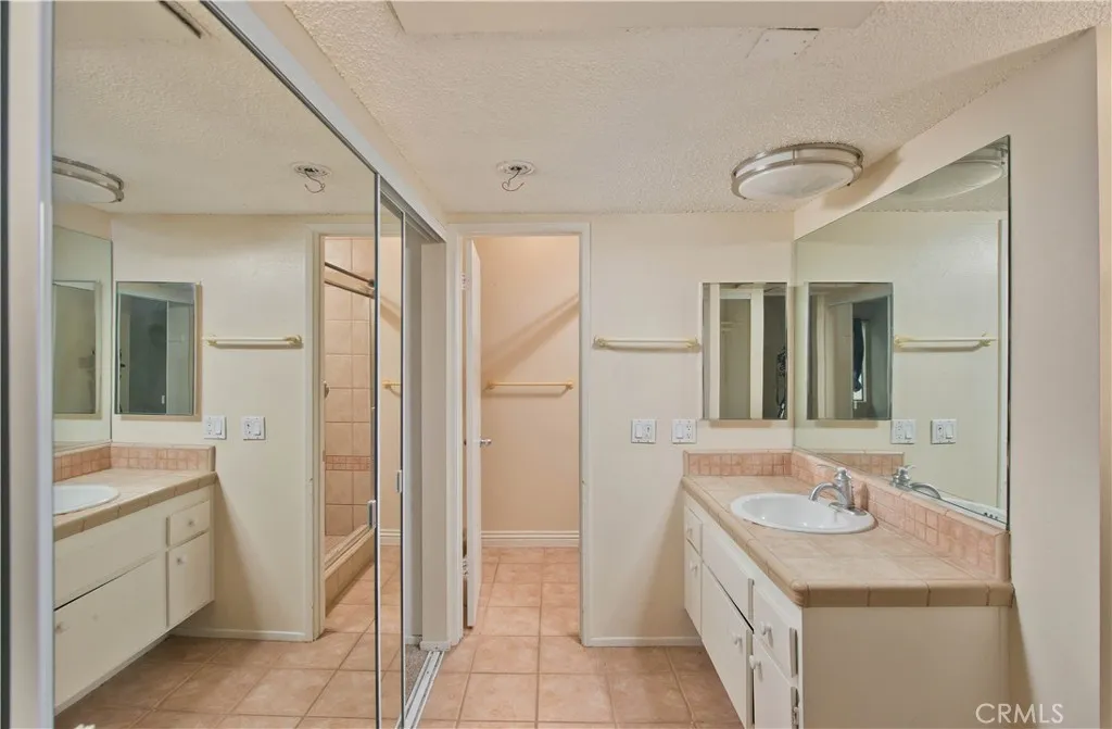 23515 Lyons Avenue 228, Valencia, California 91355 home-pic-7