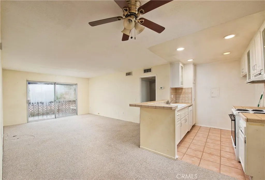 23515 Lyons Avenue 228, Valencia, California 91355 home-pic-3