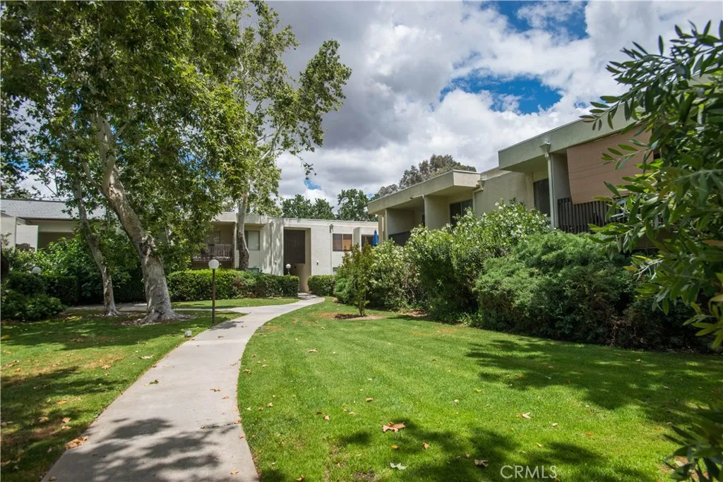 23515 Lyons Avenue 228, Valencia, California 91355 home-pic-2