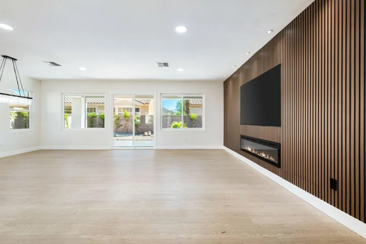 10-web-or-mls-DV_Palm_0824_010