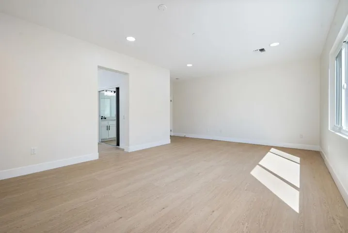 25-web-or-mls-DV_Palm_0824_025