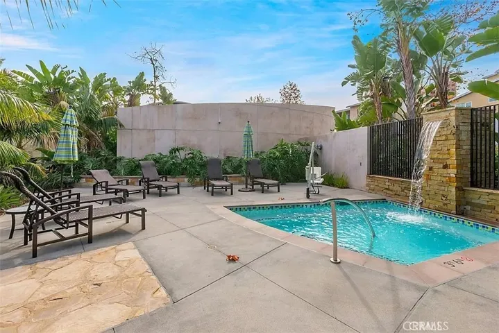 535 Rockefeller, Irvine, California 92612