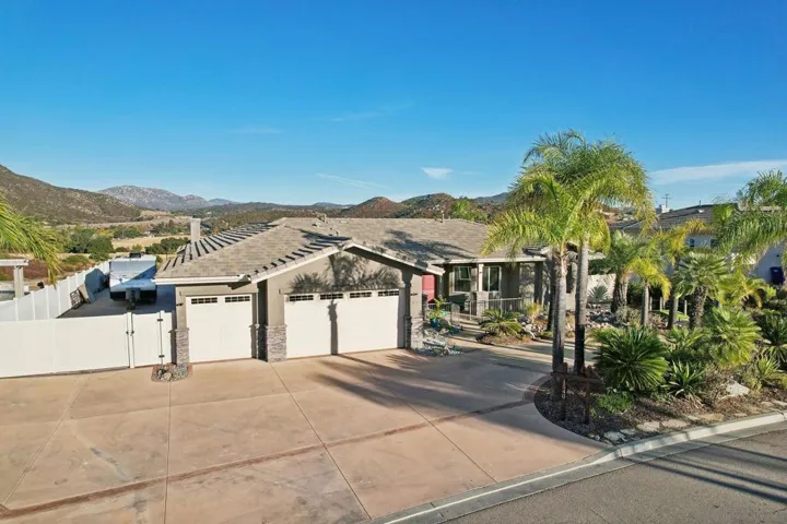 1540 Suncrest Vista Ln, Alpine, California 91901