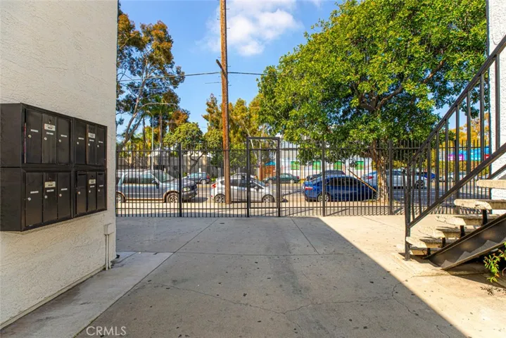 4214 Avalon Boulevard, Los Angeles, California 90011