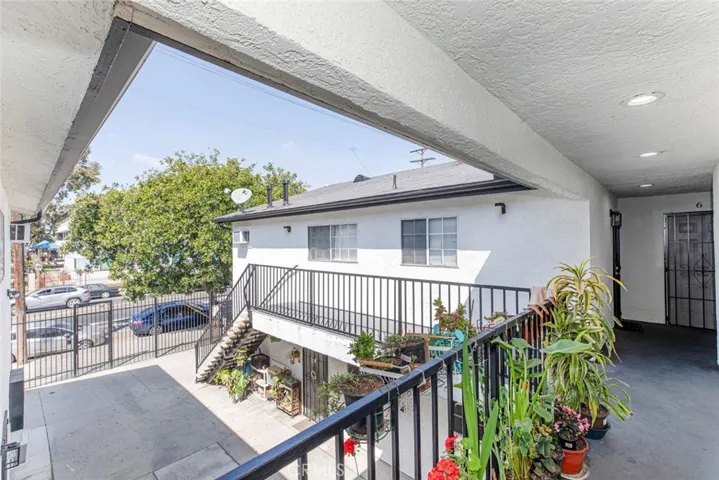 4214 Avalon Boulevard, Los Angeles, California 90011