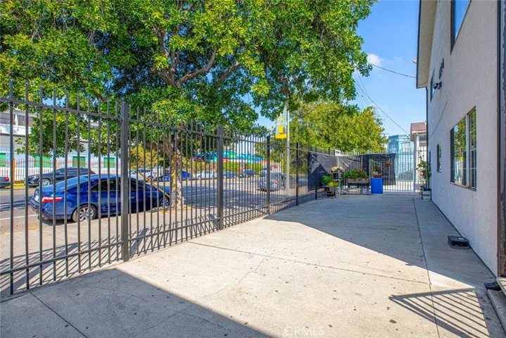 4214 Avalon Boulevard, Los Angeles, California 90011