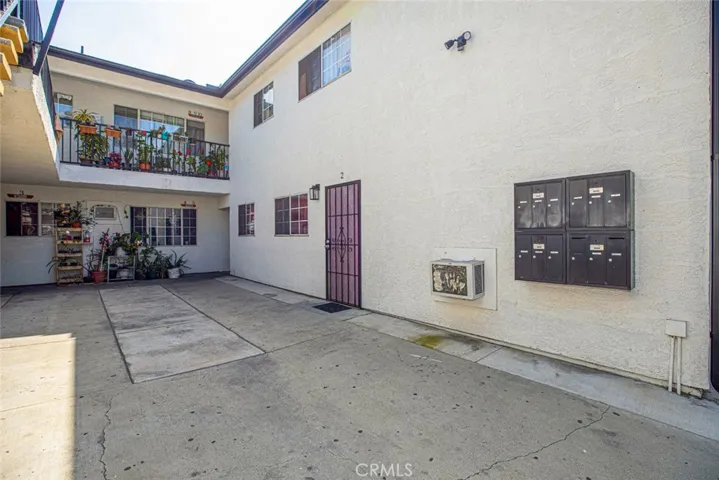 4214 Avalon Boulevard, Los Angeles, California 90011
