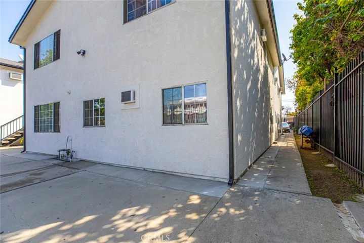 4214 Avalon Boulevard, Los Angeles, California 90011