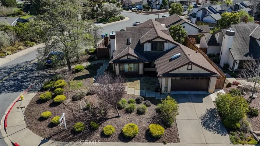 Beautiful home in established neighborhood.