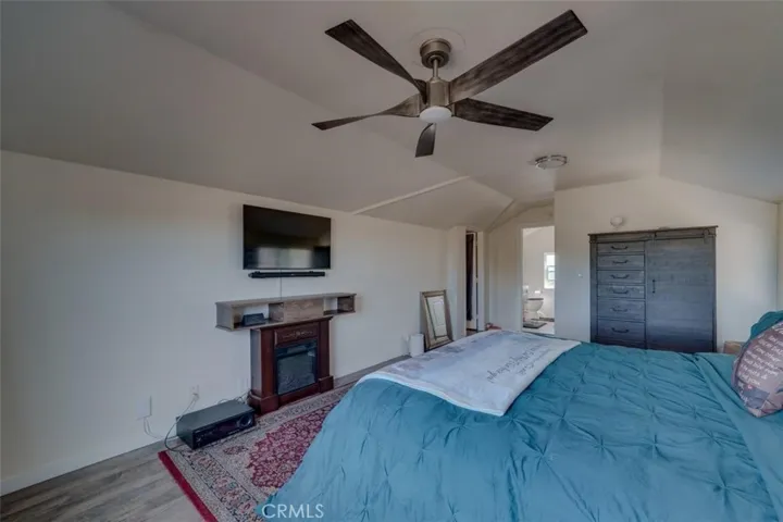 Ceiling fan/light belongs to Tenants and will be removed when they vacate.