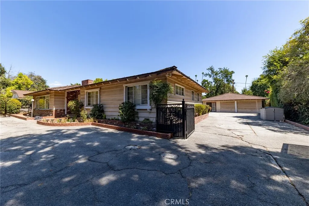 1640 Bedford Road, San Marino, California 91108, 3 Bedrooms Bedrooms, ,5 BathroomsBathrooms,Residential,For Sale,Bedford,AR25018862
