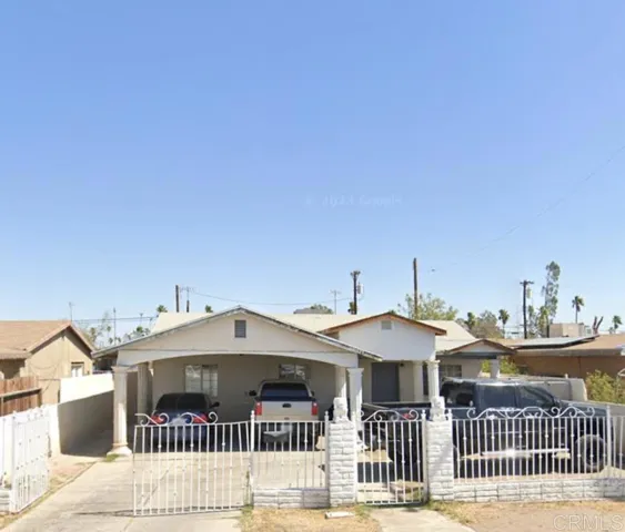 527 Grant Street, Calexico, California 92231