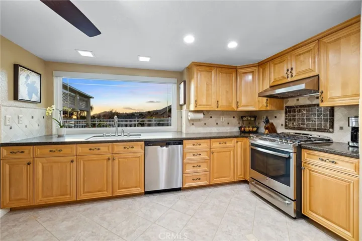 1897 Via Arroyo, La Verne, California 91750
