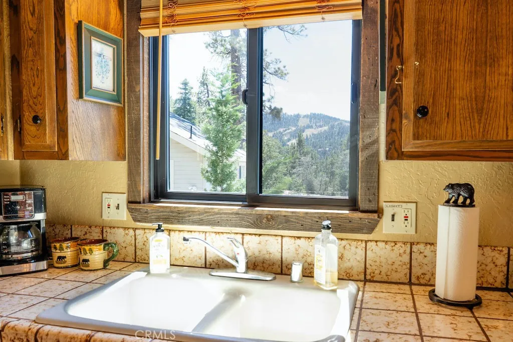 961 Villa Grove Avenue, Big Bear, California 92314 home-pic-31
