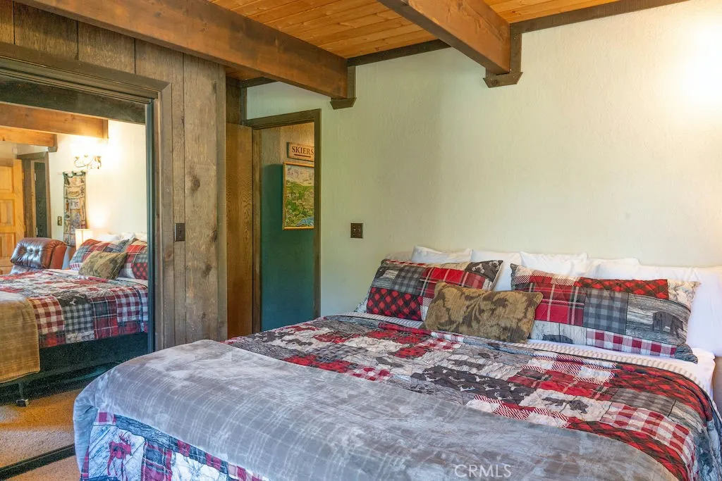 961 Villa Grove Avenue, Big Bear, California 92314 home-pic-14