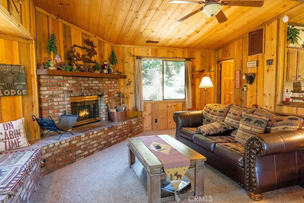 961 Villa Grove Avenue, Big Bear, California 92314 home-pic-24