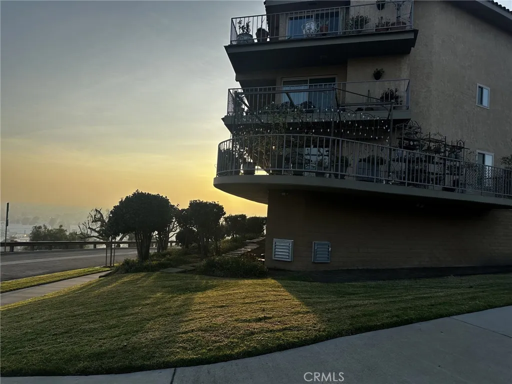 2700 E Panorama Drive 208, Signal Hill, California 90755 home-pic-32