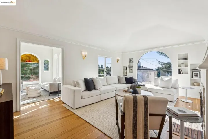 914 Glendome Cir, Oakland, California 94602
