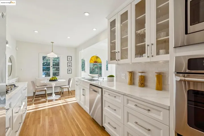 914 Glendome Cir, Oakland, California 94602