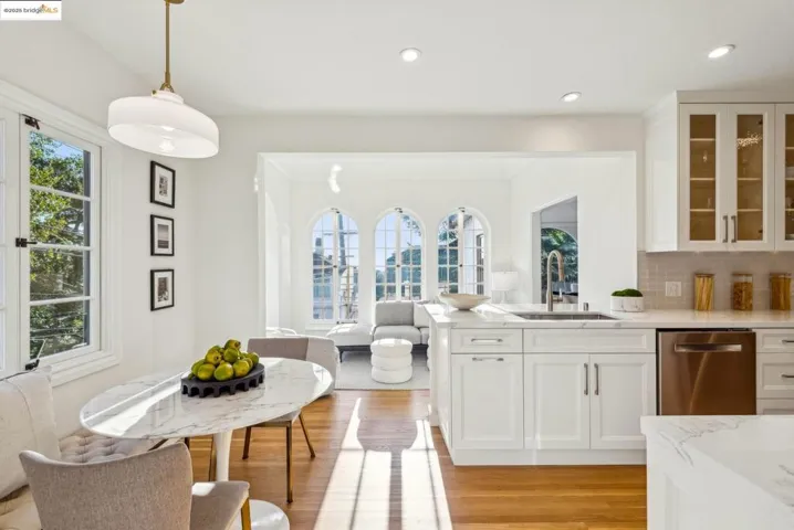 914 Glendome Cir, Oakland, California 94602