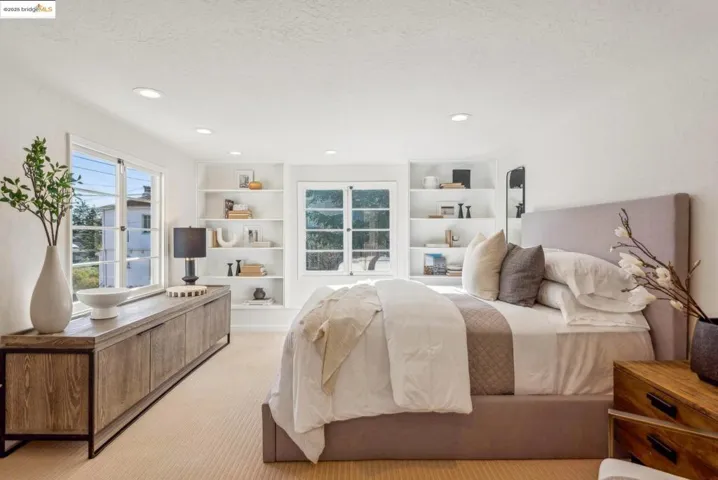 914 Glendome Cir, Oakland, California 94602