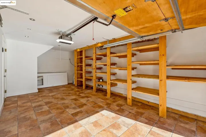 914 Glendome Cir, Oakland, California 94602
