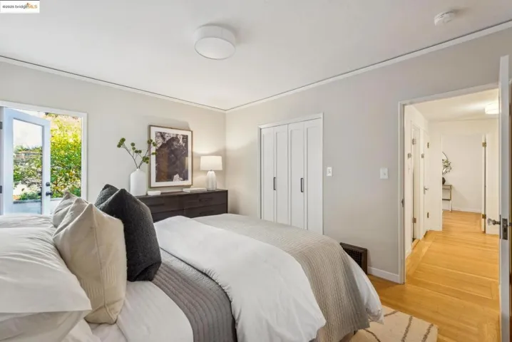 914 Glendome Cir, Oakland, California 94602