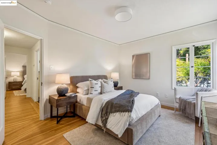 914 Glendome Cir, Oakland, California 94602