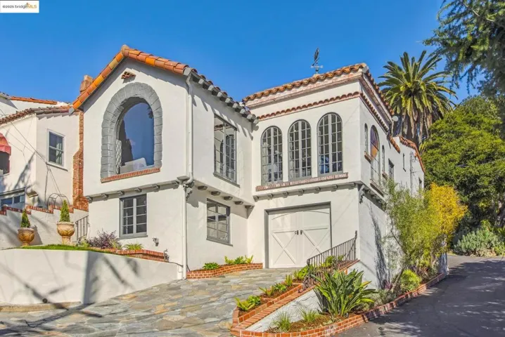 914 Glendome Cir, Oakland, California 94602