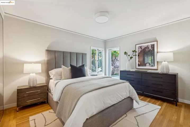 914 Glendome Cir, Oakland, California 94602